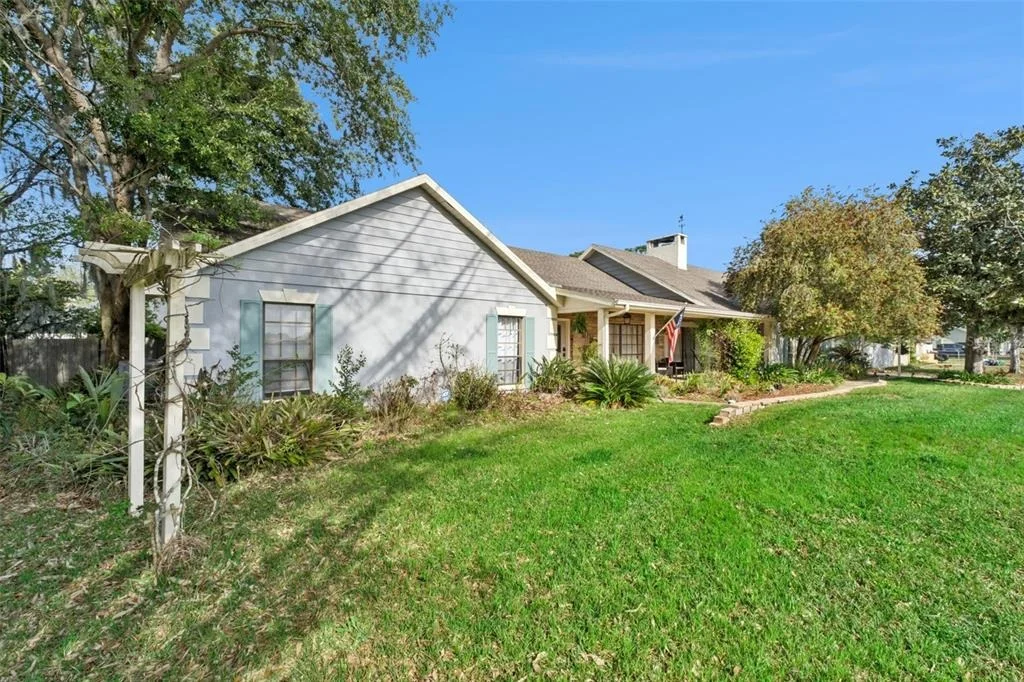 Photo of 2002 FAIRWAY DRIVE