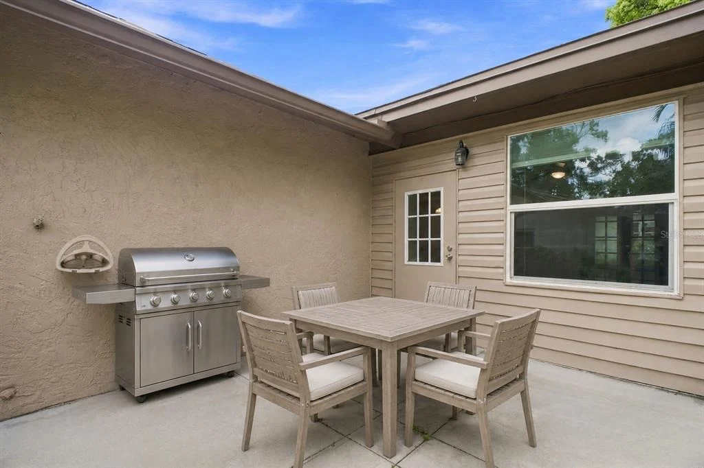 Photo of 2336 MALCOLM DRIVE