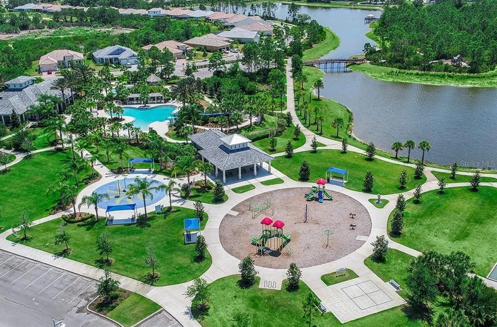 Photo of 21261 HOLMES CIRCLE
