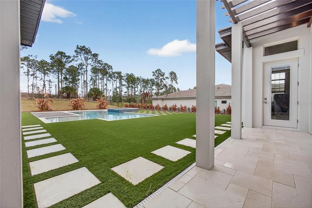 Photo of 16130 PENDIO DRIVE