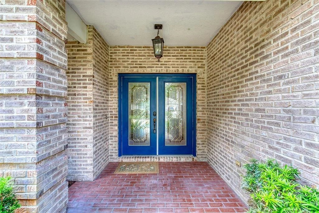 Photo of 5 WATERCLIFF LANE