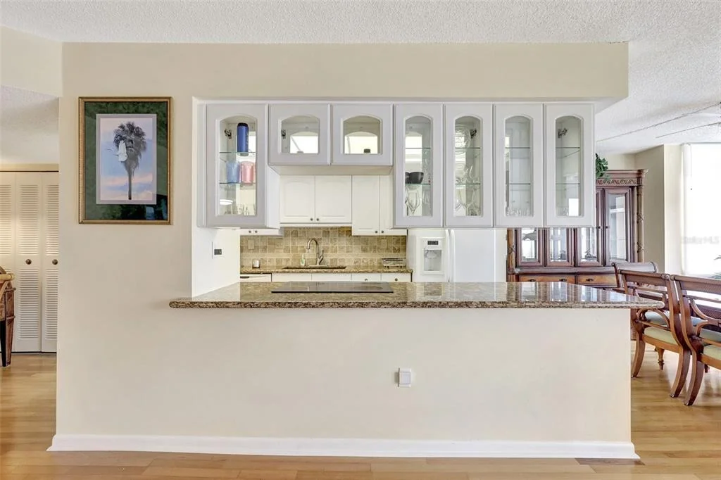 Photo of Unit 708 at 660 ISLAND WAY