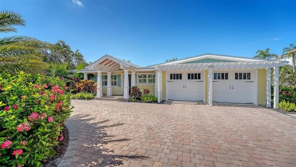 Photo of 602 BUTTONWOOD DRIVE
