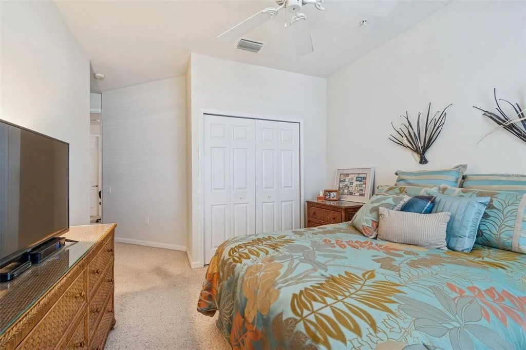 Photo of 894 LANTERN WAY