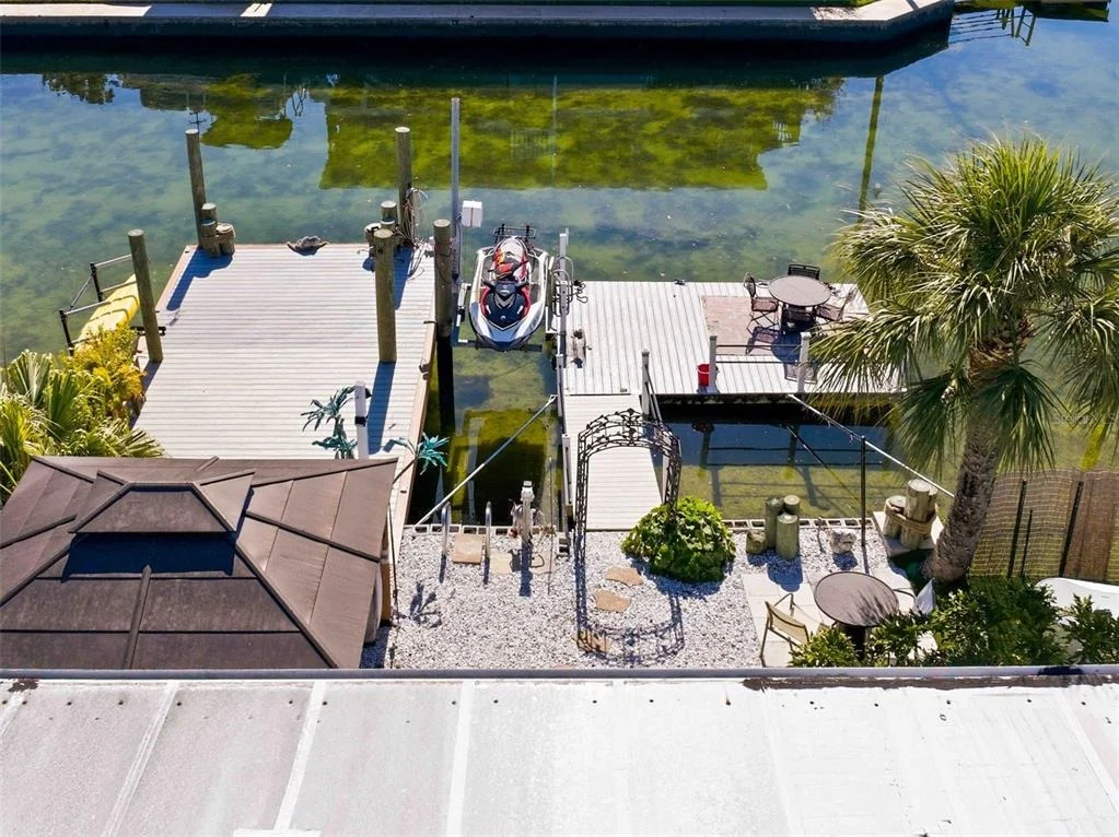 Photo of 6424 BOATYARD DRIVE