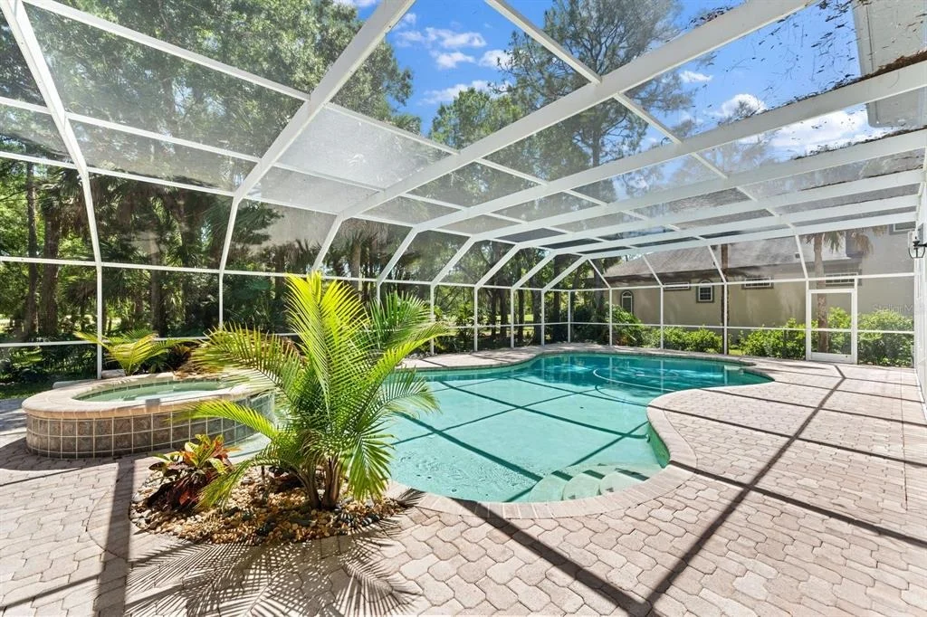 Photo of 6413 MACLAURIN DRIVE