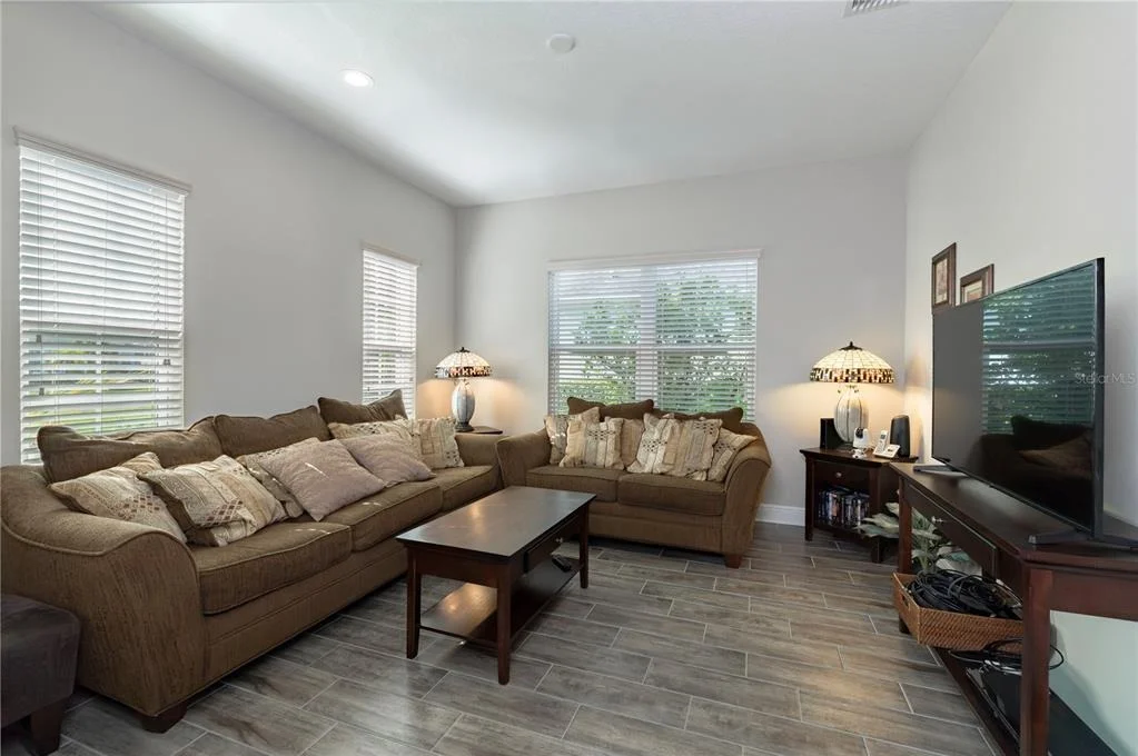 Photo of 1117 THORNBURY DRIVE
