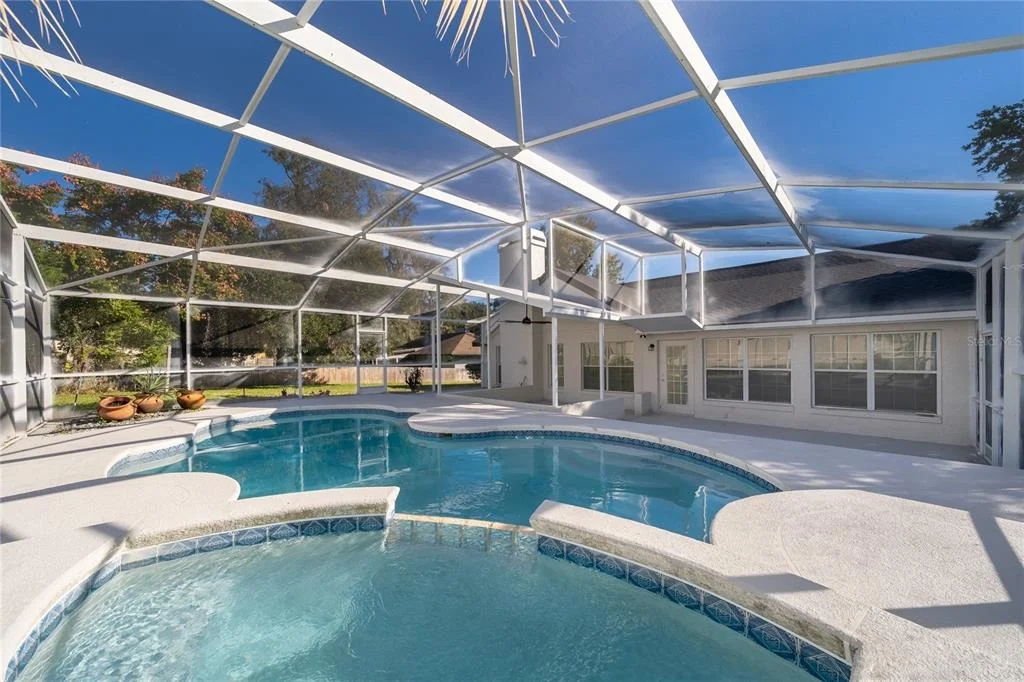 Photo of 1250 GLENMORE DRIVE