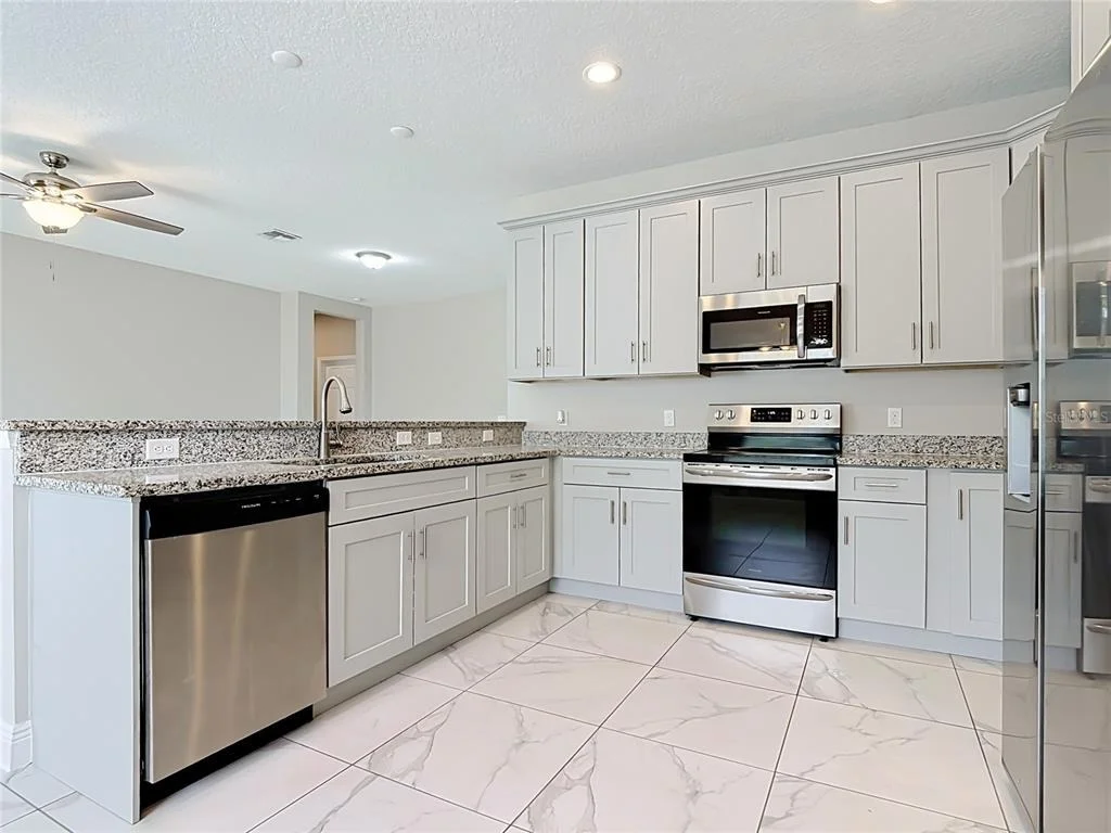 Photo of 106 OAK CIRCLE