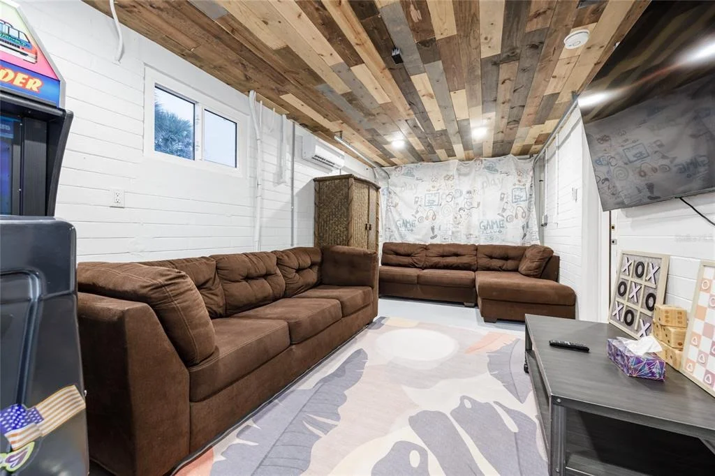 Photo of 7 NEPTUNE PARK DR.