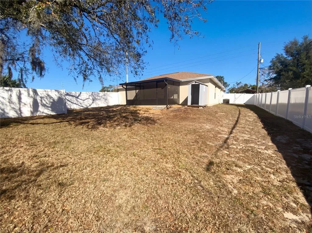 Photo of 11275 LINDEN DRIVE