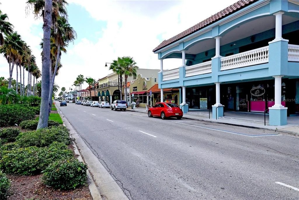 Photo of 5852 LINCOLN ROAD