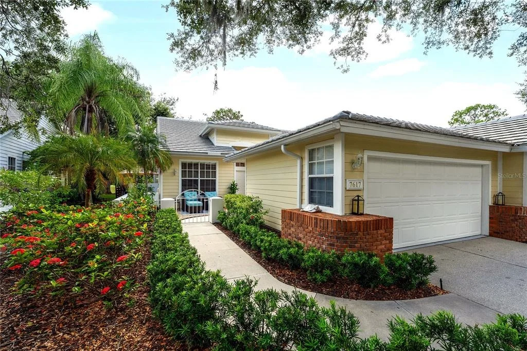 Photo of 7617 WHITEBRIDGE GLEN