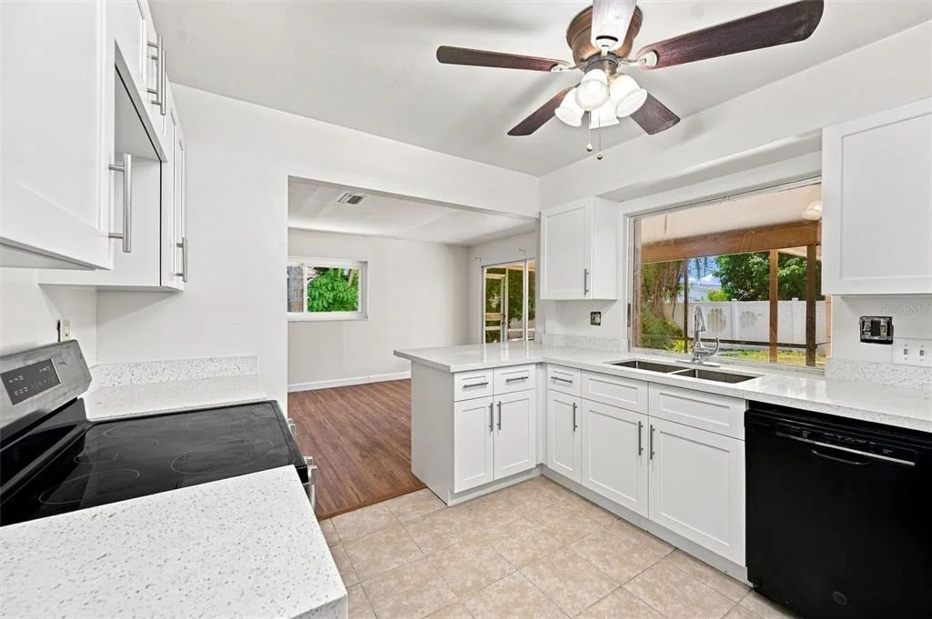 Photo of 352 LAKE ROAD