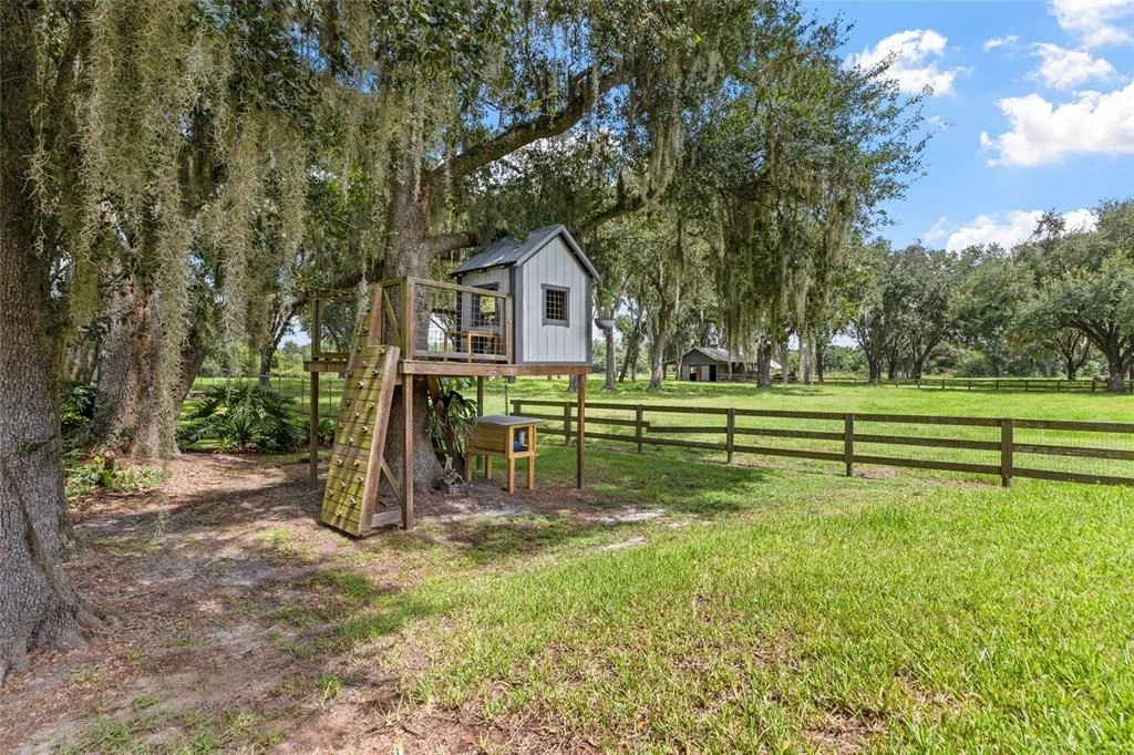 Photo of 19601 EAGLE CREST DRIVE
