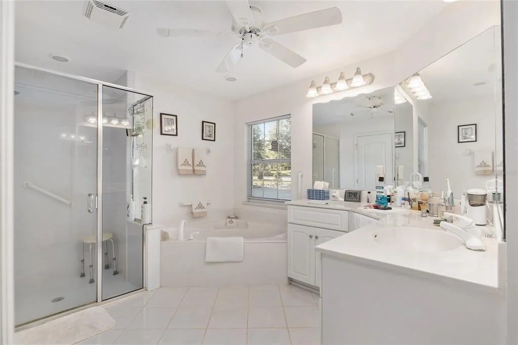 Photo of 999 NE 120 PLACE
