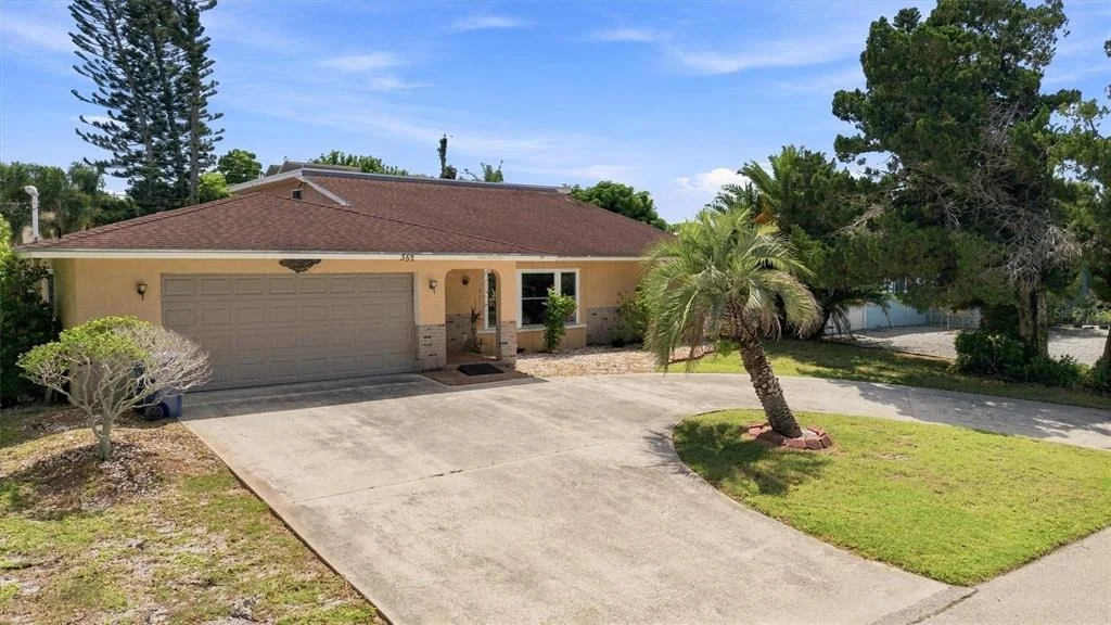 Photo of 352 LAKE ROAD