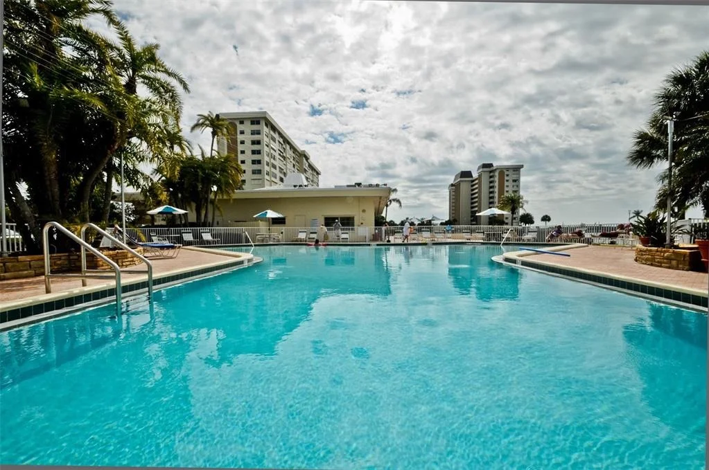 Photo of Unit 604 at 4725 COVE CIRCLE