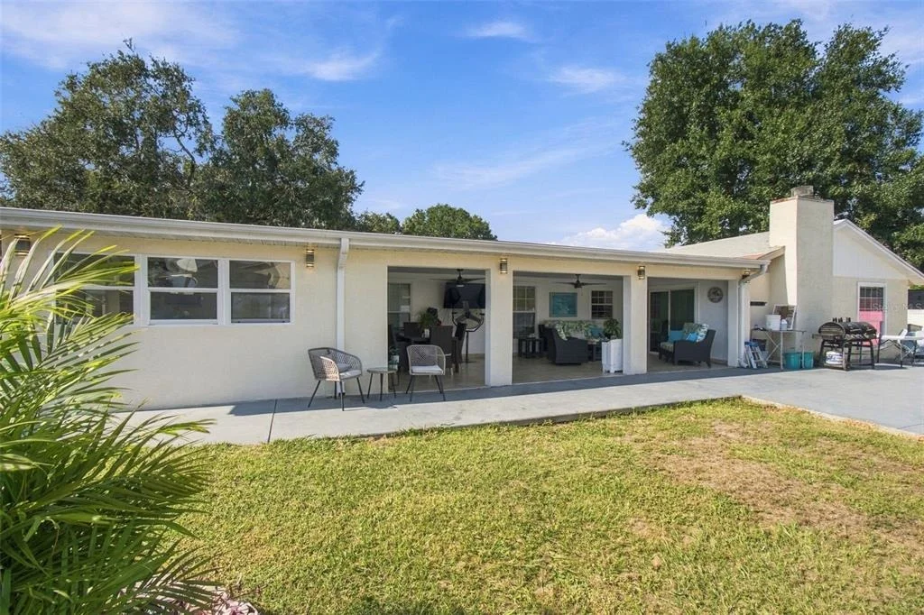 Photo of 1325 OAKCREST DRIVE