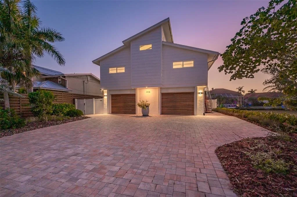 Photo of 4938 COMMONWEALTH DRIVE