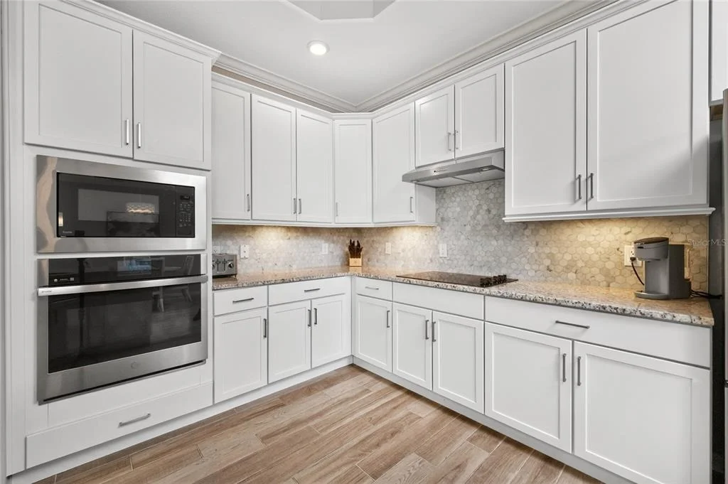 Photo of 25180 LONGMEADOW DRIVE