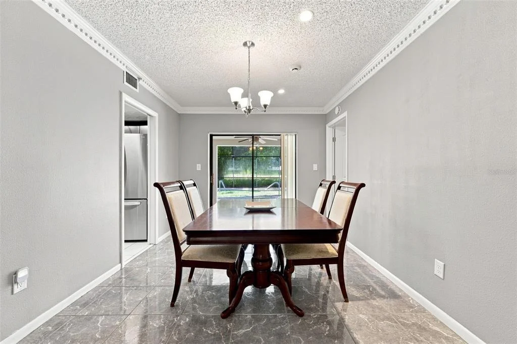 Photo of 550 PALMDALE DRIVE