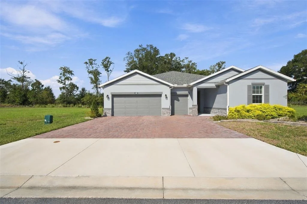 Photo of 4582 NW 57TH AVENUE