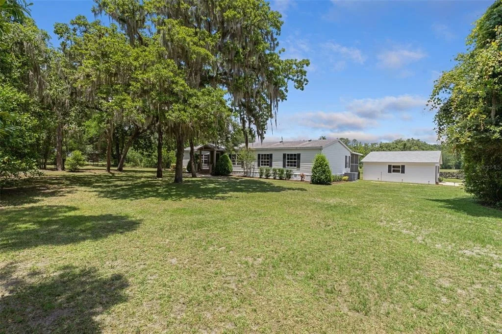 Photo of 26255 LAMBETH ROAD