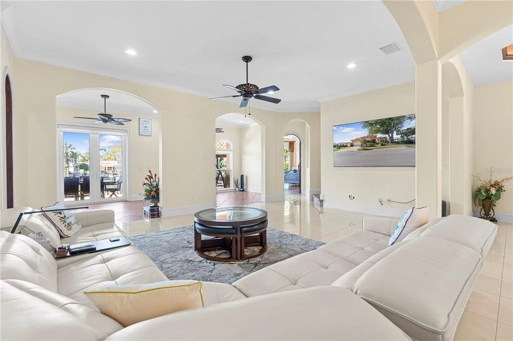 Photo of 3952 VERSAILLES DRIVE