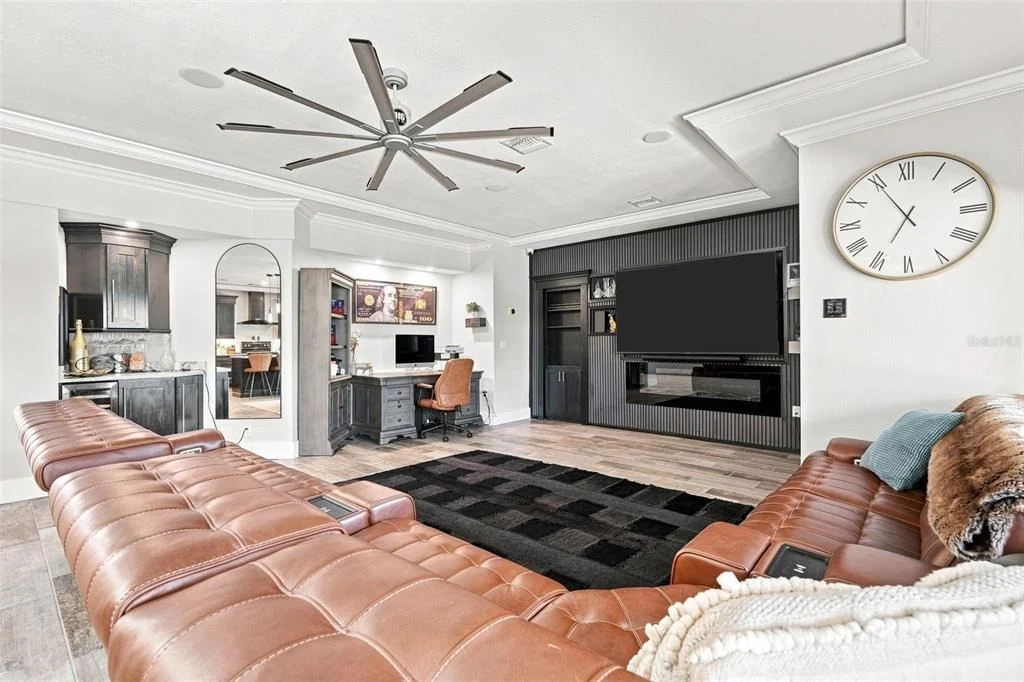 Photo of 2424 HARBOUR DRIVE