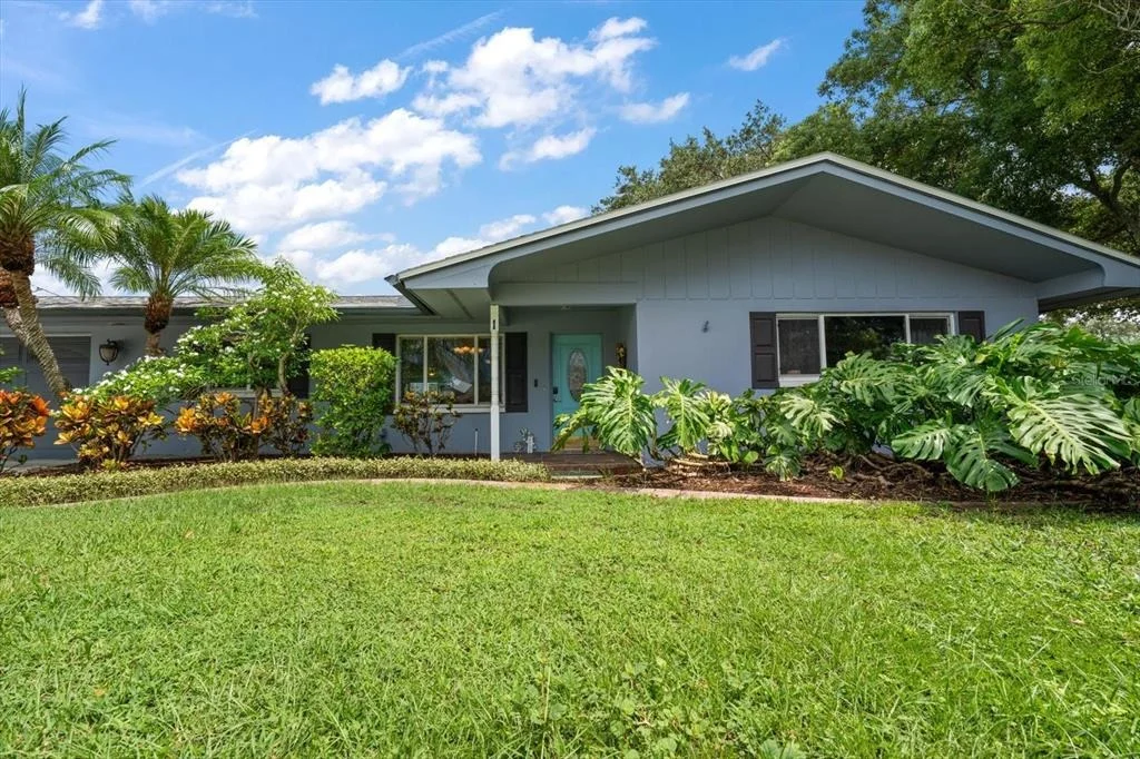 Photo of 1 MAPLEWOOD AVENUE