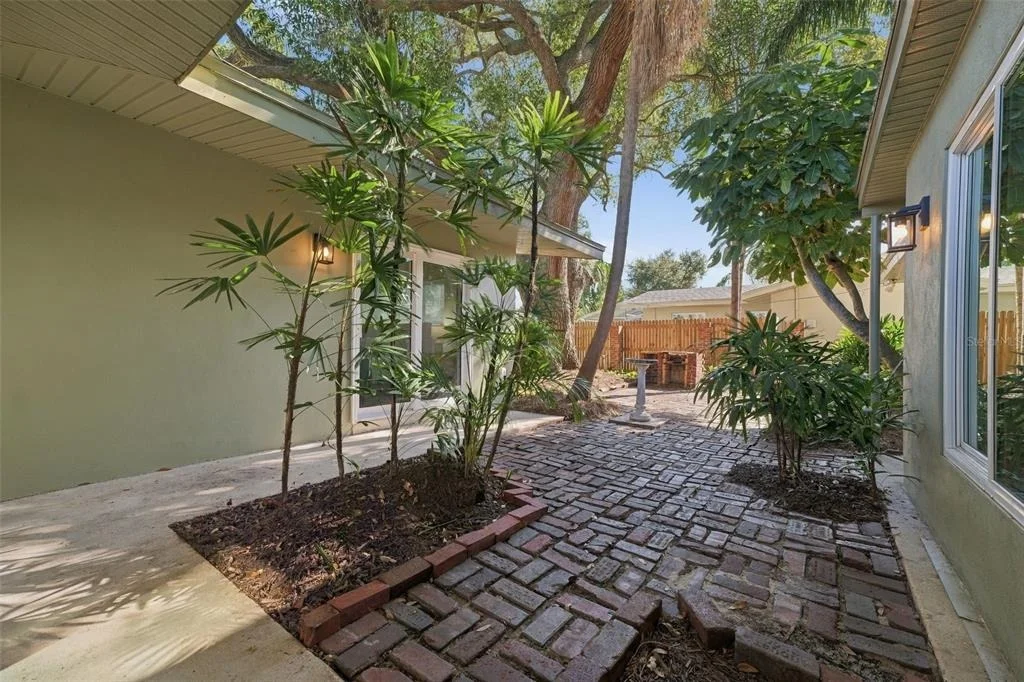Photo of 1856 FRANCIS DRIVE