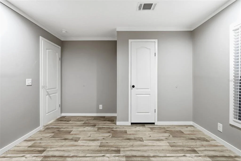 Photo of 1913 WOODCREST DRIVE