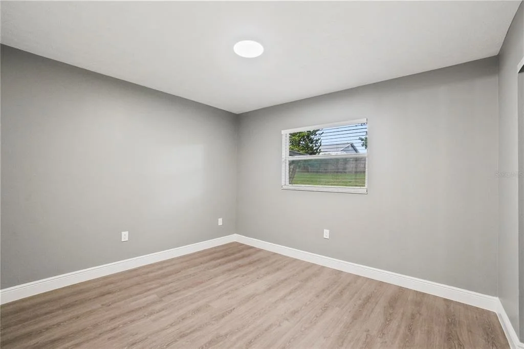 Photo of 1901 LAKEVIEW DRIVE