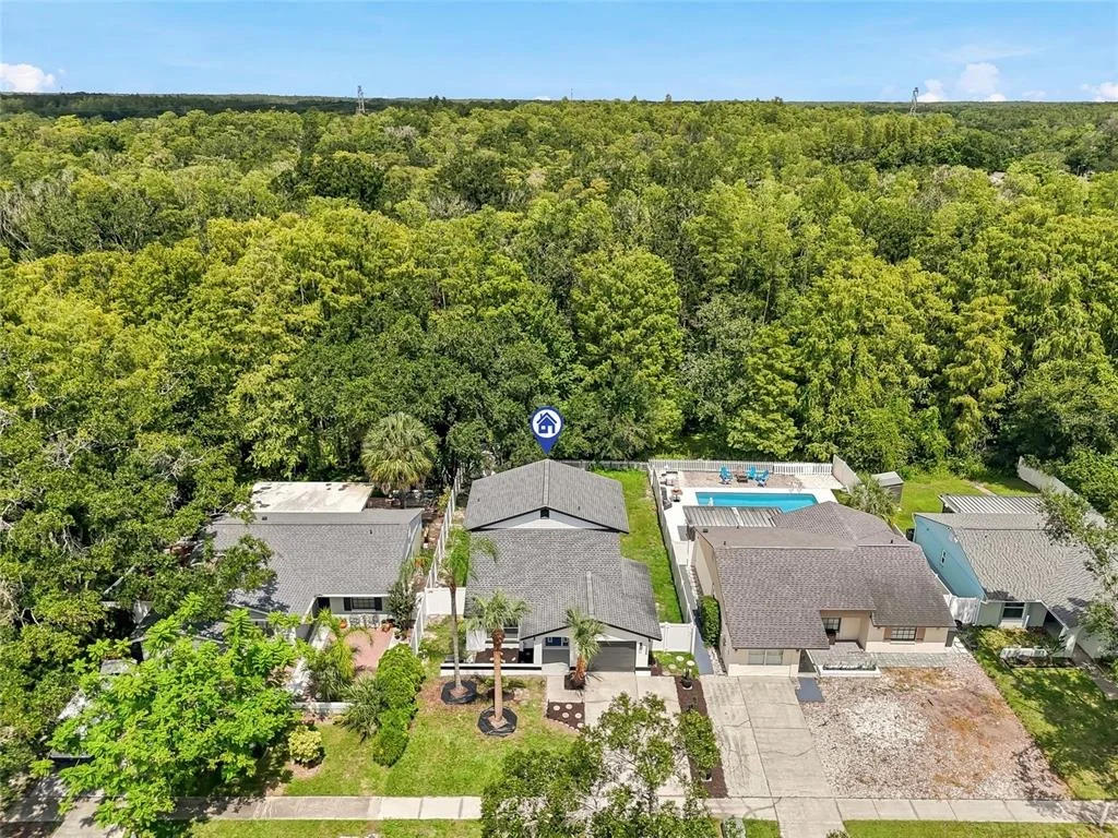 Photo of 15924 WINDING DR