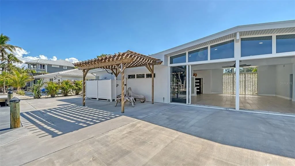 Photo of 619 BUTTONWOOD DRIVE