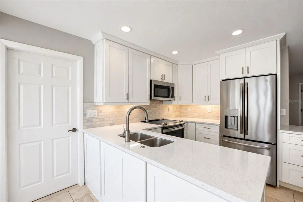 Photo of 913 SUTTON PLACE