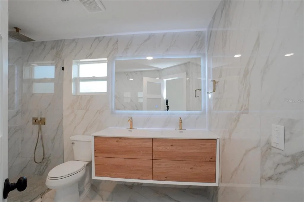 Photo of 1461 ROYAL ROAD