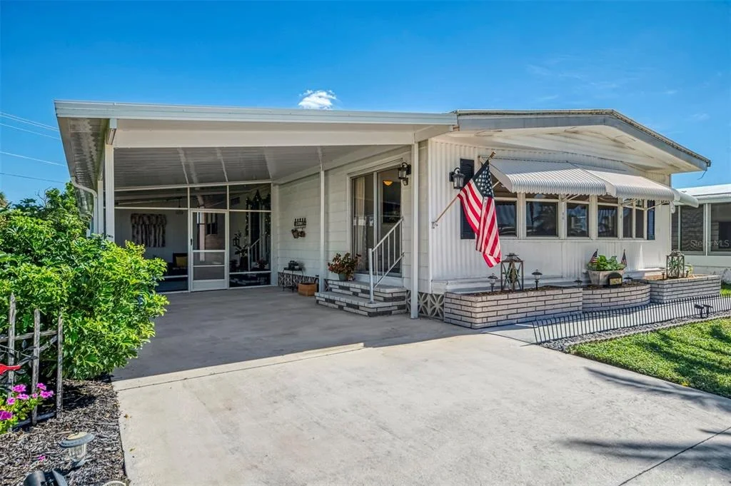 Photo of 49 COMPASS POINT