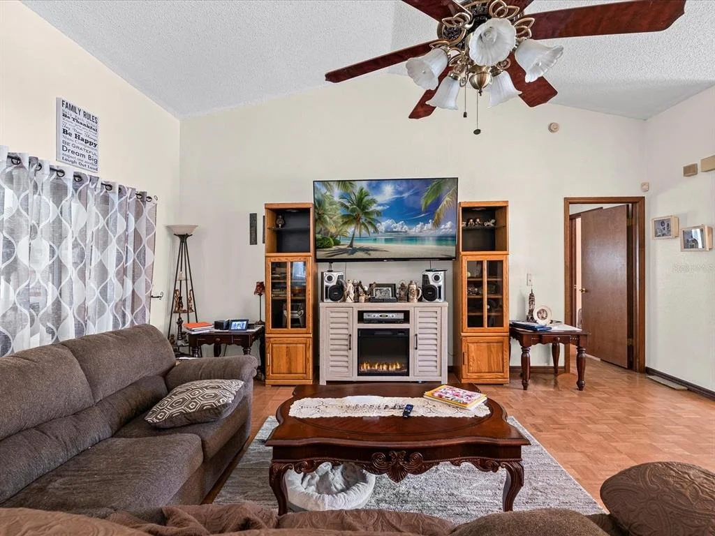 Photo of 18824 PARADE ROAD