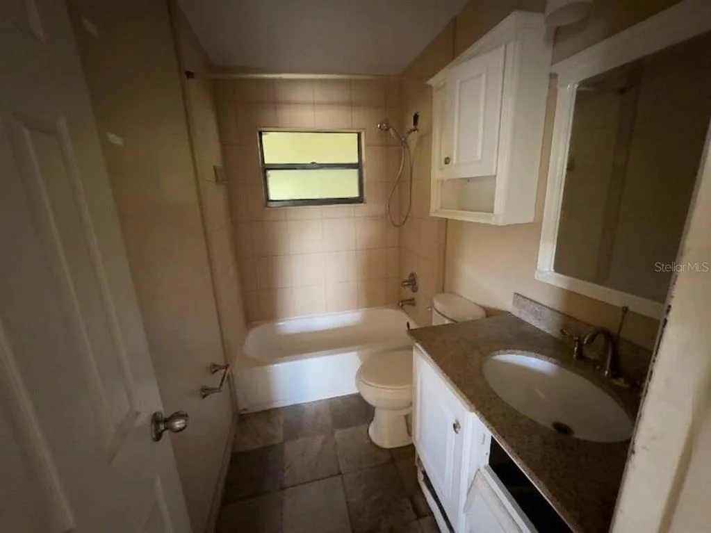Photo of 996 GRAYSON DRIVE