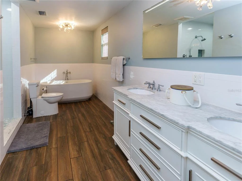 Photo of 2633 W SUNSET DRIVE