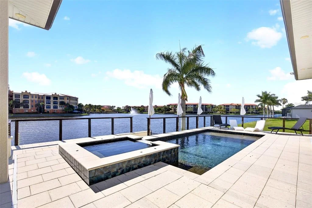 Photo of 125 COLONY POINT DRIVE