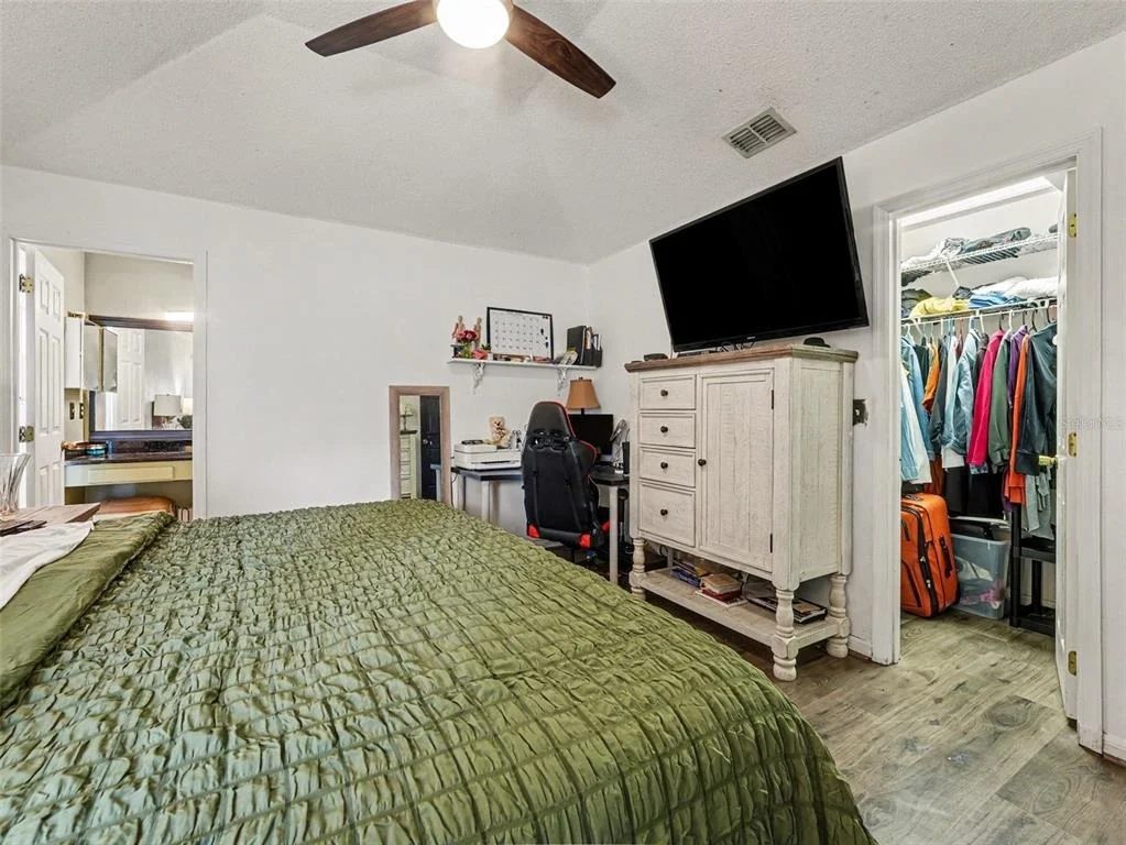 Photo of 550 BUCKINGHAM CIRCLE