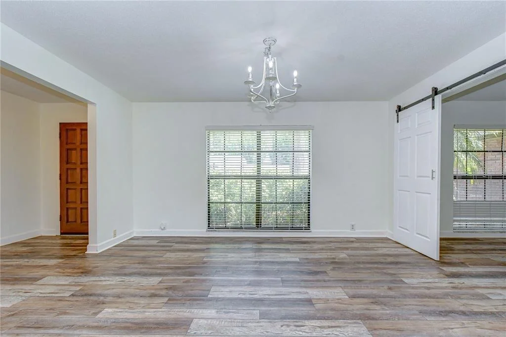 Photo of 1101 OAKRIDGE MANOR DRIVE