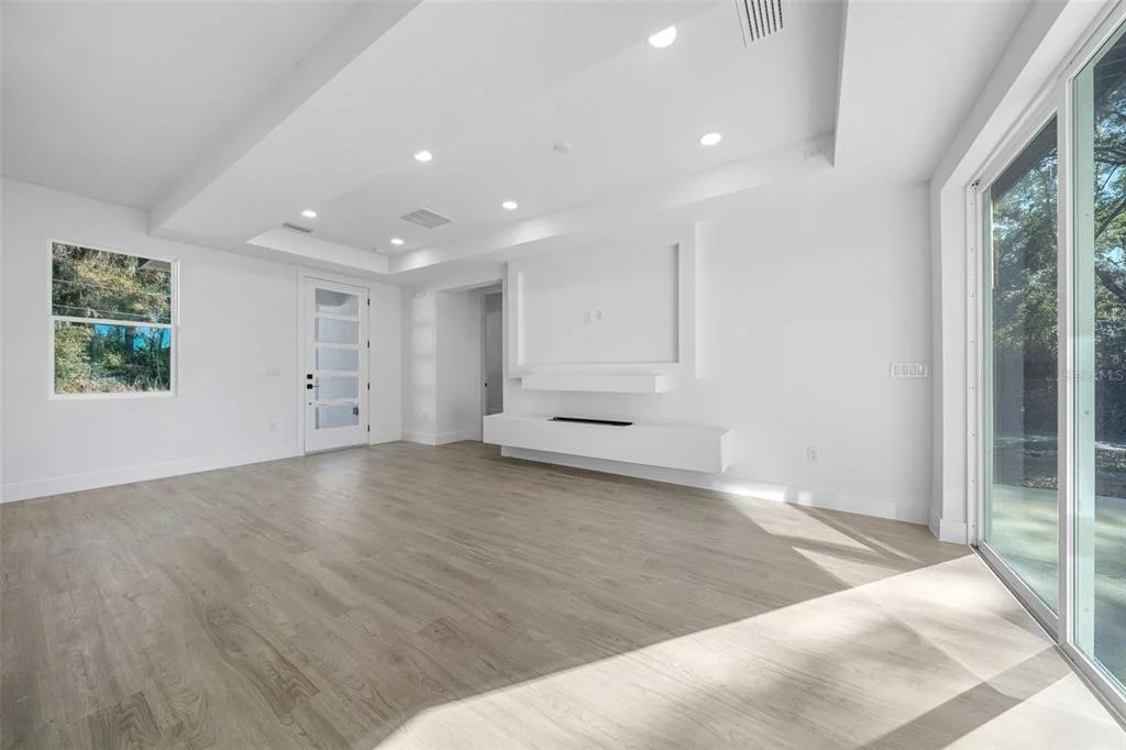 Photo of 4 OAK CIRCLE