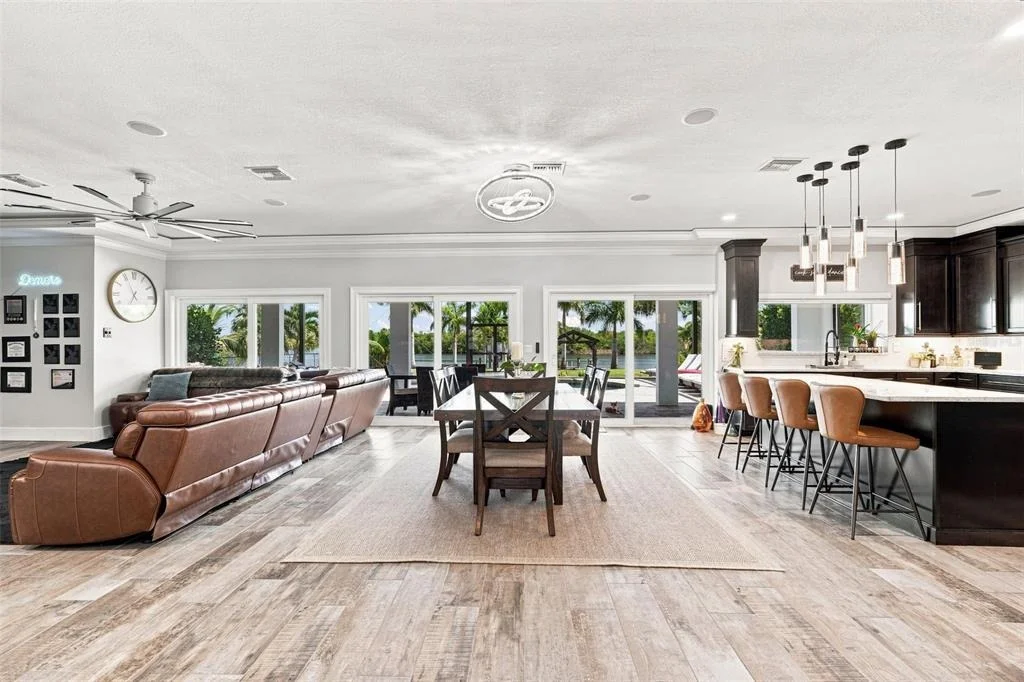 Photo of 2424 HARBOUR DRIVE