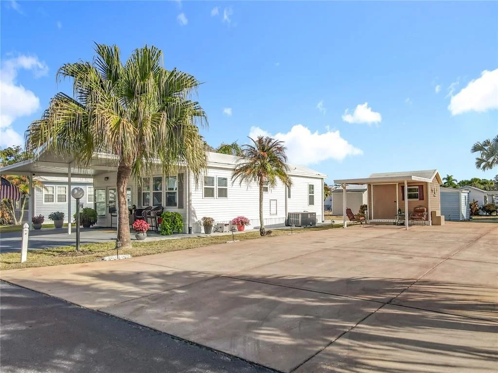 Photo of 450 PINE LOOP