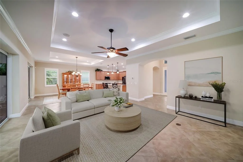 Photo of 921 RIVERSCAPE STREET