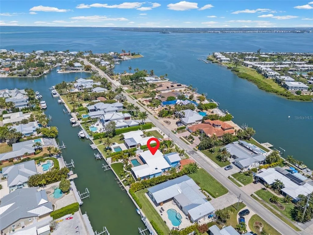 Photo of 528 KEY ROYALE DRIVE